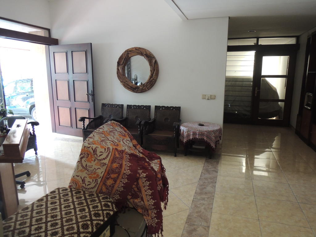 ג'קרטה Rumah Polonia Guest House מראה חיצוני תמונה